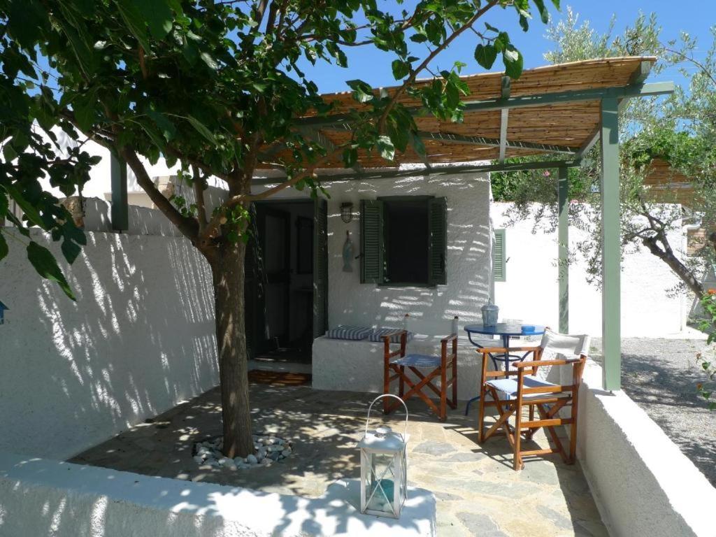 Niriides Resort Gythio Room photo